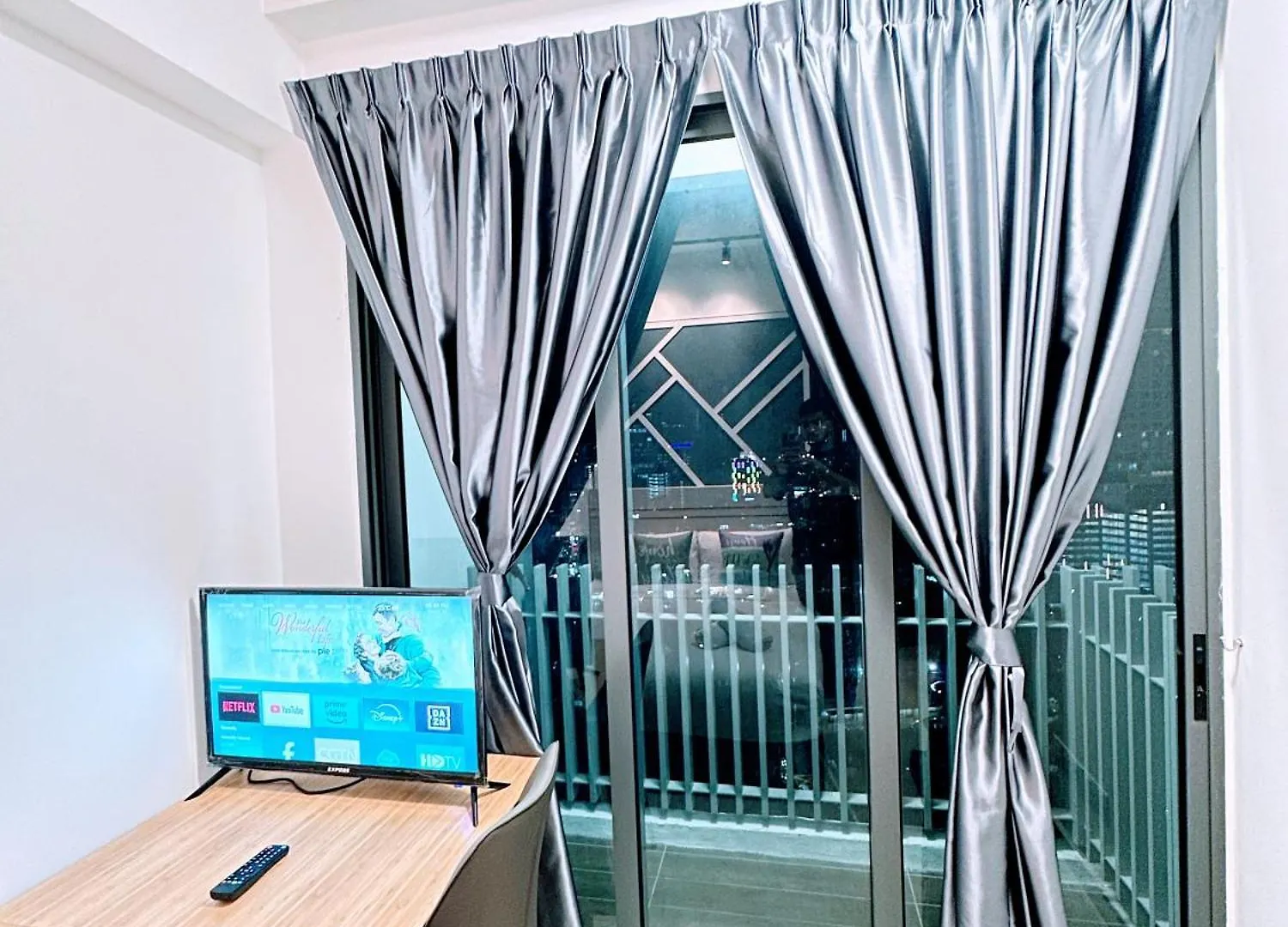 The Luxe Infinitum Klcc Skyline Swimming Pool Apartman Kuala Lumpur