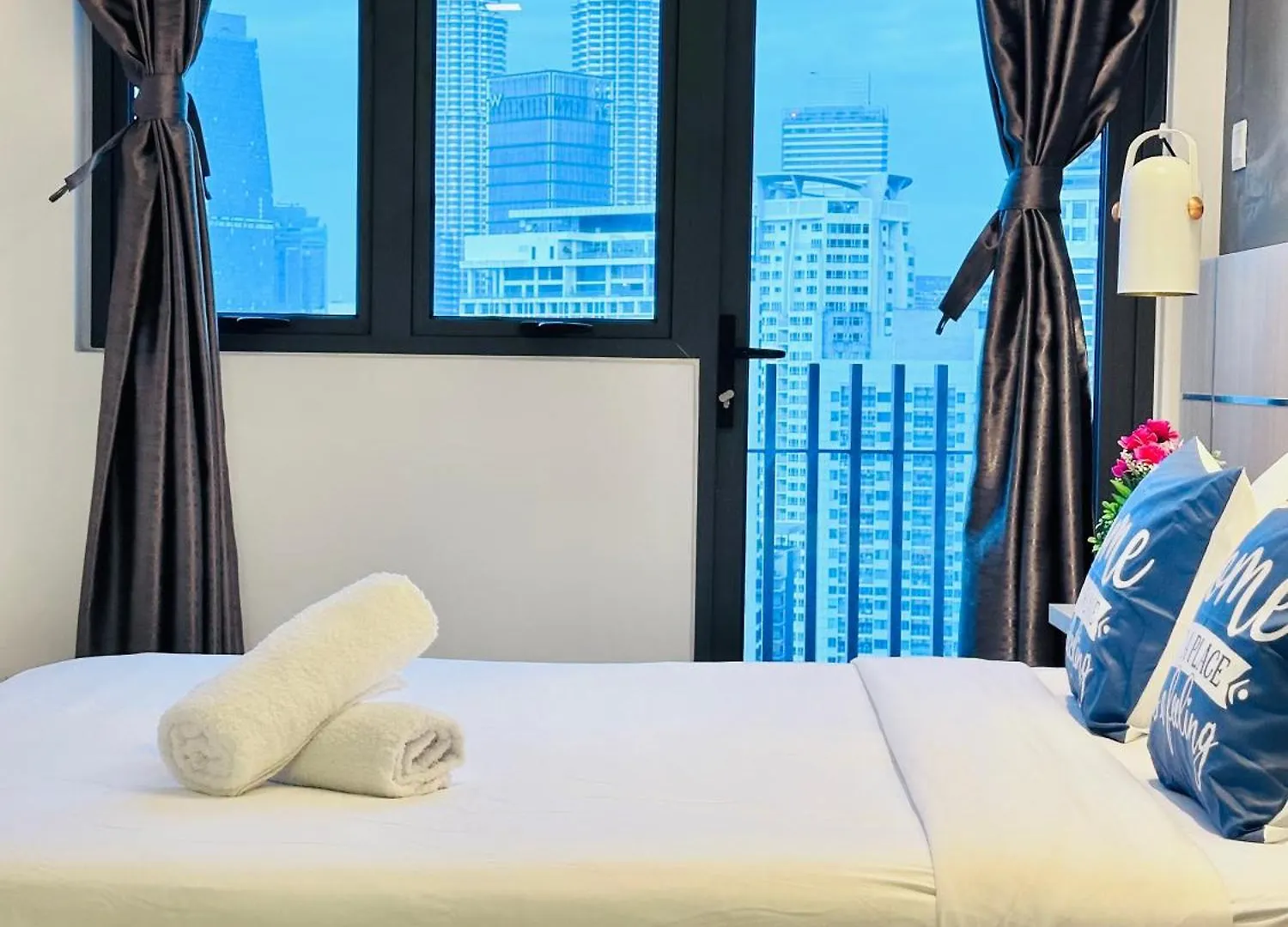 The Luxe Infinitum Klcc Skyline Swimming Pool Apartman Kuala Lumpur 0*,