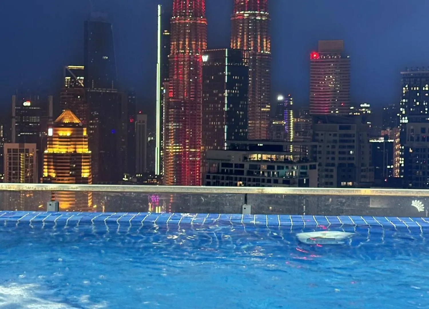 The Luxe Infinitum Klcc Skyline Swimming Pool Apartman Kuala Lumpur